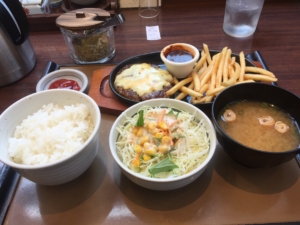 4種のチーズハンバーグ定食